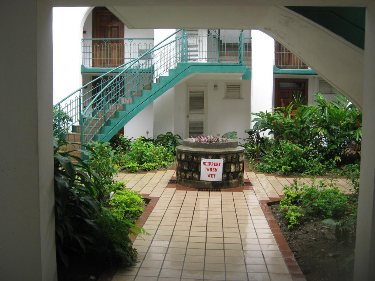 Marchabell By The Sea E22 Apartment Ocho Rios Ruang foto